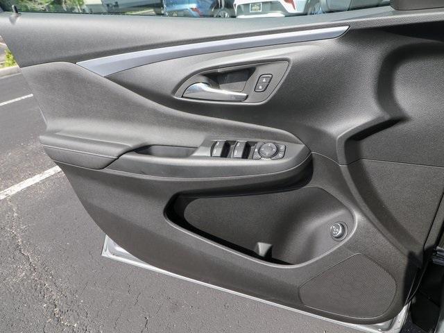 new 2025 Buick Envista car, priced at $27,125