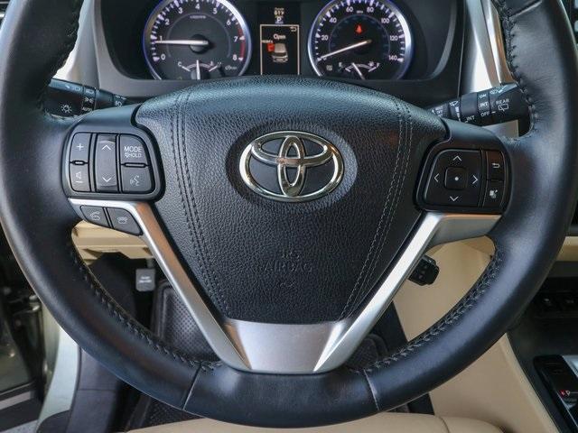 used 2016 Toyota Highlander car, priced at $17,400