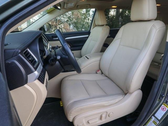 used 2016 Toyota Highlander car, priced at $17,400