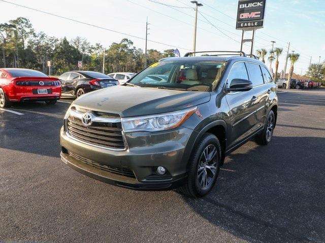 used 2016 Toyota Highlander car, priced at $17,400