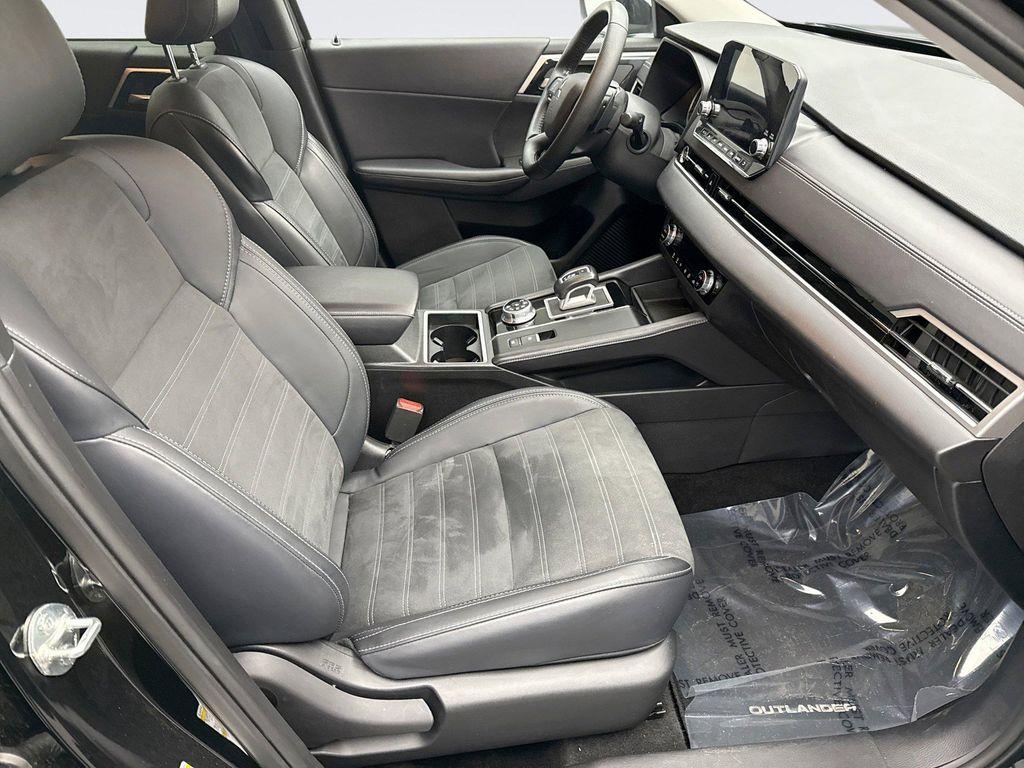 used 2024 Mitsubishi Outlander car, priced at $24,999