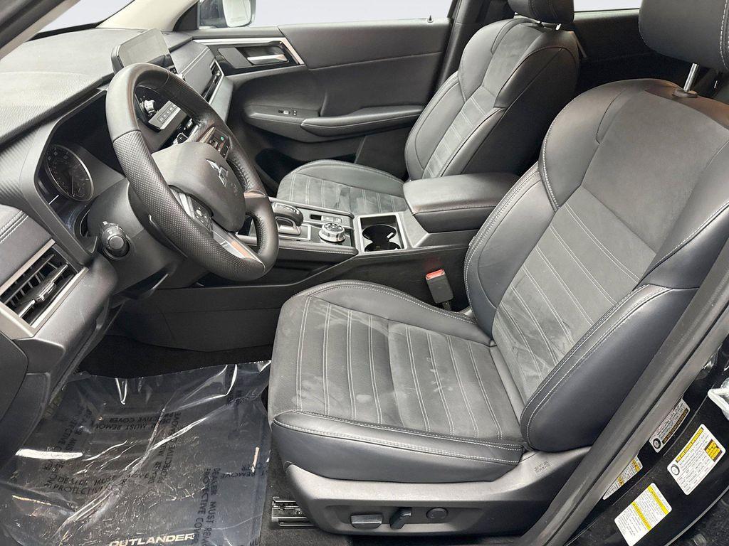 used 2024 Mitsubishi Outlander car, priced at $24,999