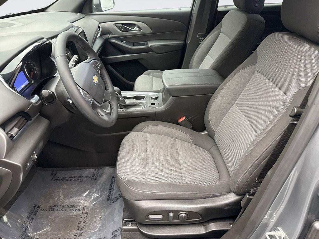 used 2023 Chevrolet Traverse car, priced at $31,599