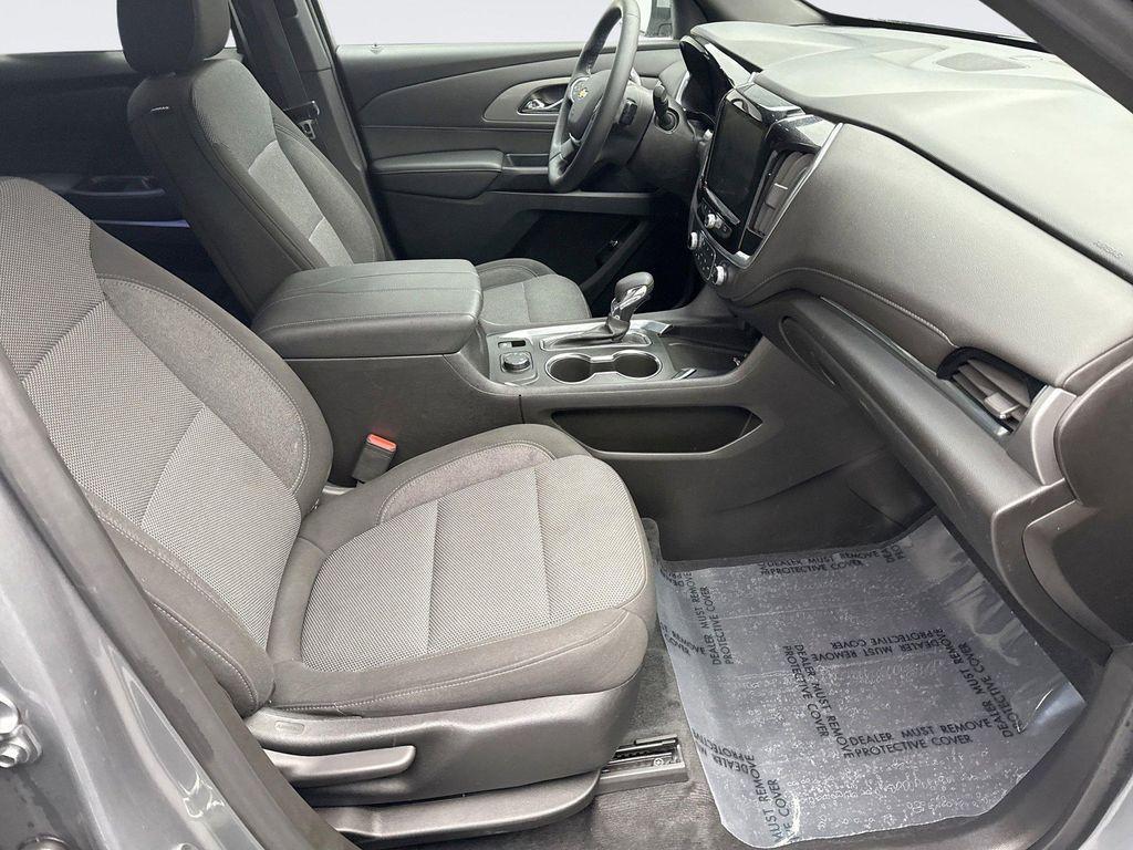 used 2023 Chevrolet Traverse car, priced at $31,599