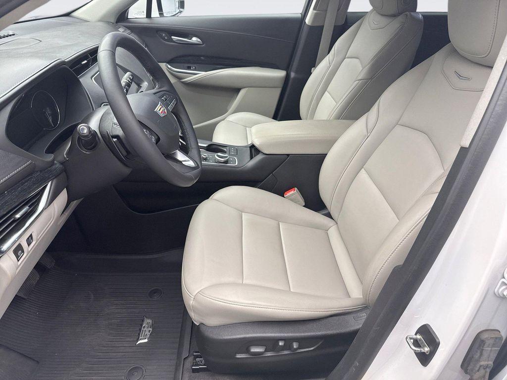 used 2022 Cadillac XT4 car, priced at $30,599