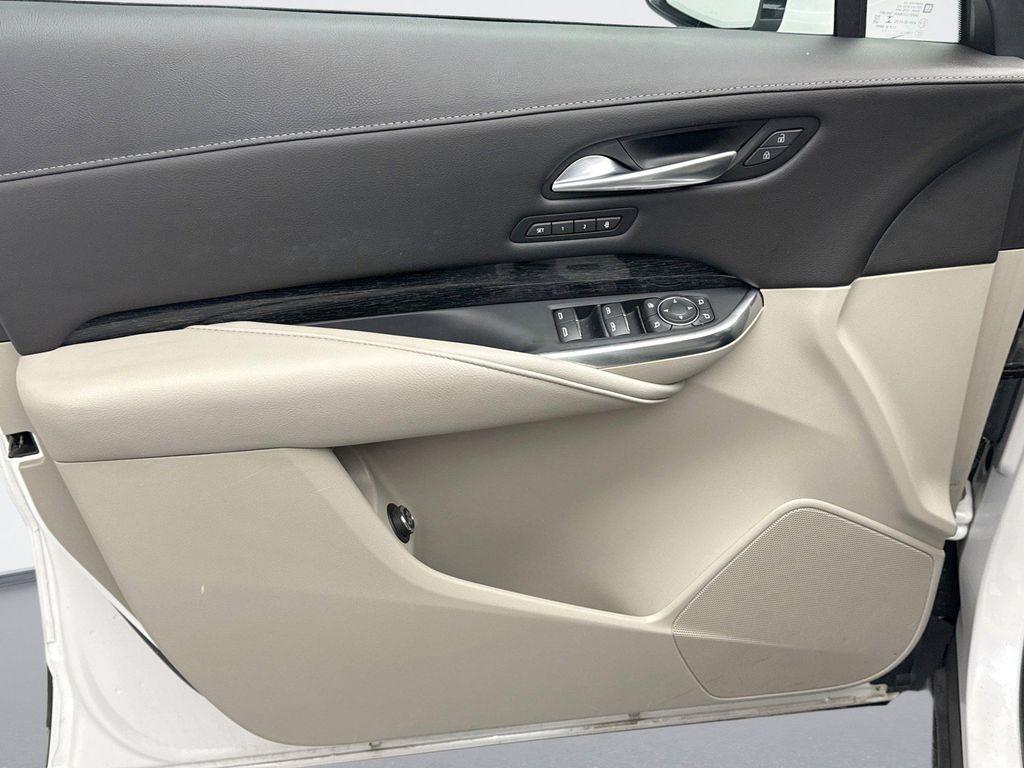 used 2022 Cadillac XT4 car, priced at $30,599
