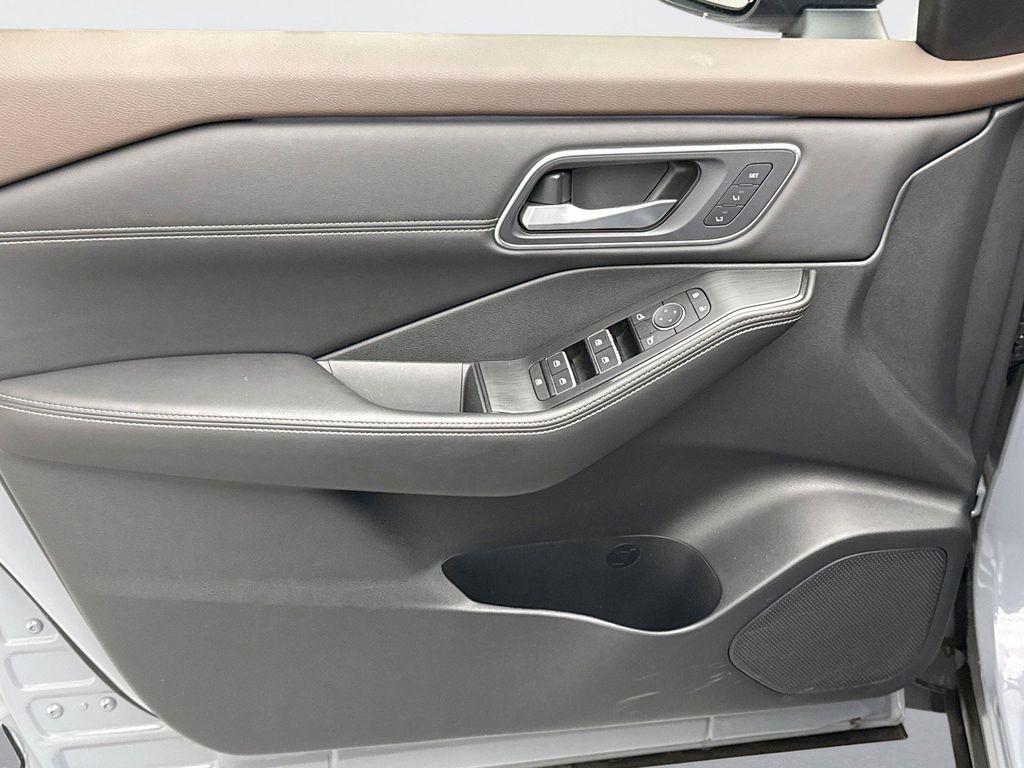 used 2023 Nissan Rogue car, priced at $28,999