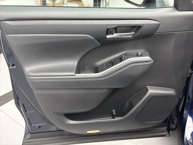 used 2022 Toyota Highlander car, priced at $41,000
