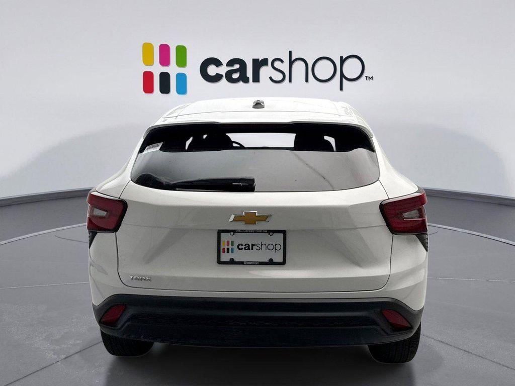 used 2024 Chevrolet Trax car, priced at $20,999