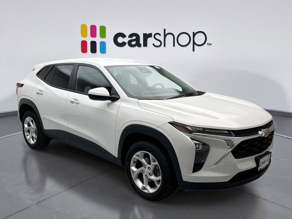 used 2024 Chevrolet Trax car, priced at $20,999