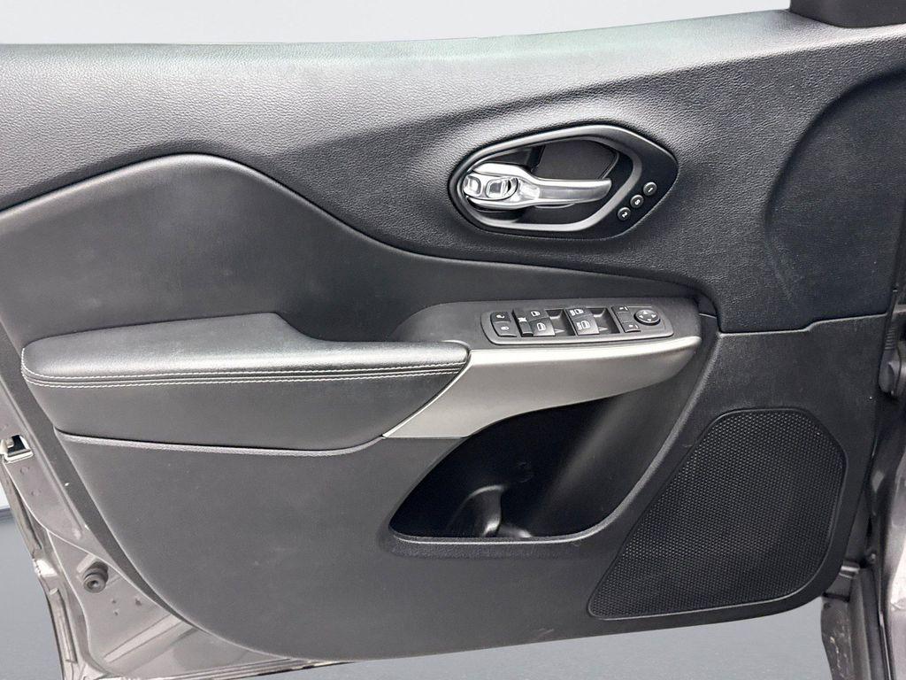 used 2021 Jeep Cherokee car, priced at $22,999