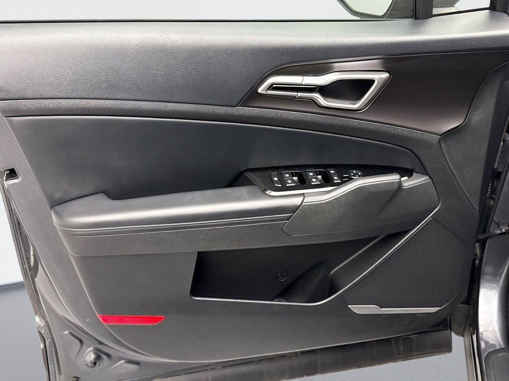 used 2023 Kia Sportage Hybrid car, priced at $27,799