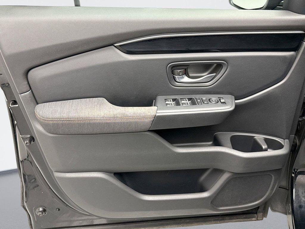 used 2023 Honda Pilot car, priced at $37,499