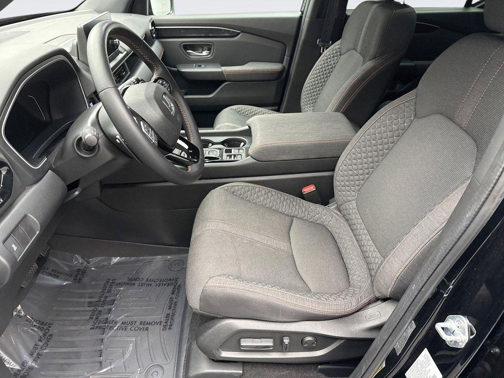 used 2023 Honda Pilot car, priced at $37,499