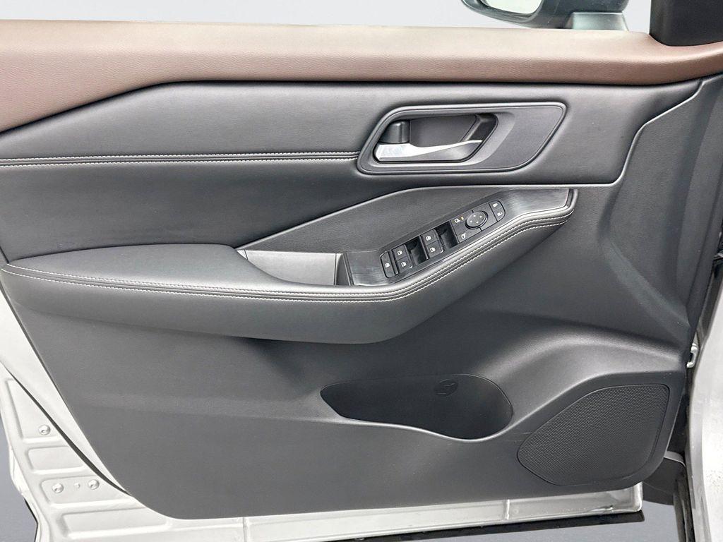 used 2023 Nissan Rogue car, priced at $25,999