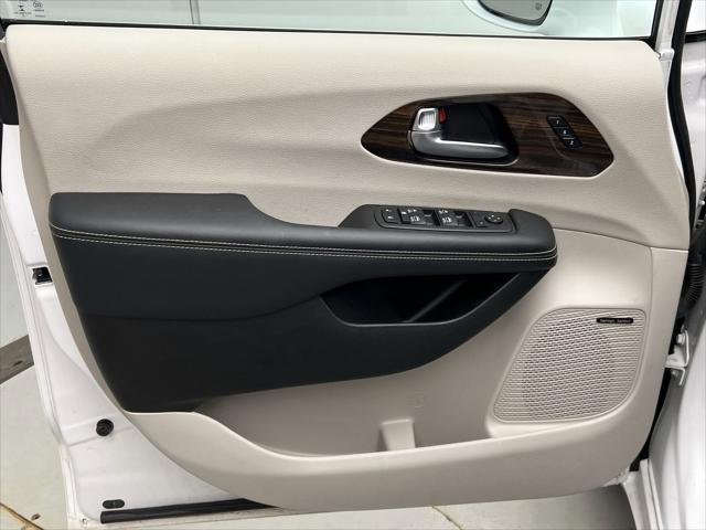 used 2022 Chrysler Pacifica car, priced at $34,999