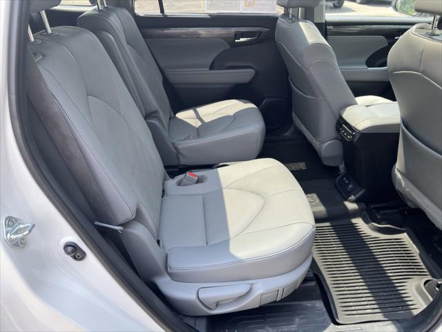 used 2021 Toyota Highlander car, priced at $40,199