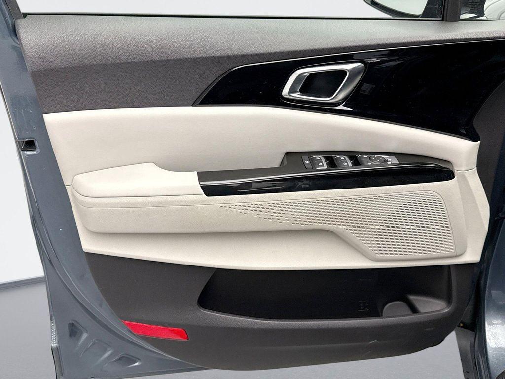 used 2022 Kia Carnival car, priced at $24,048