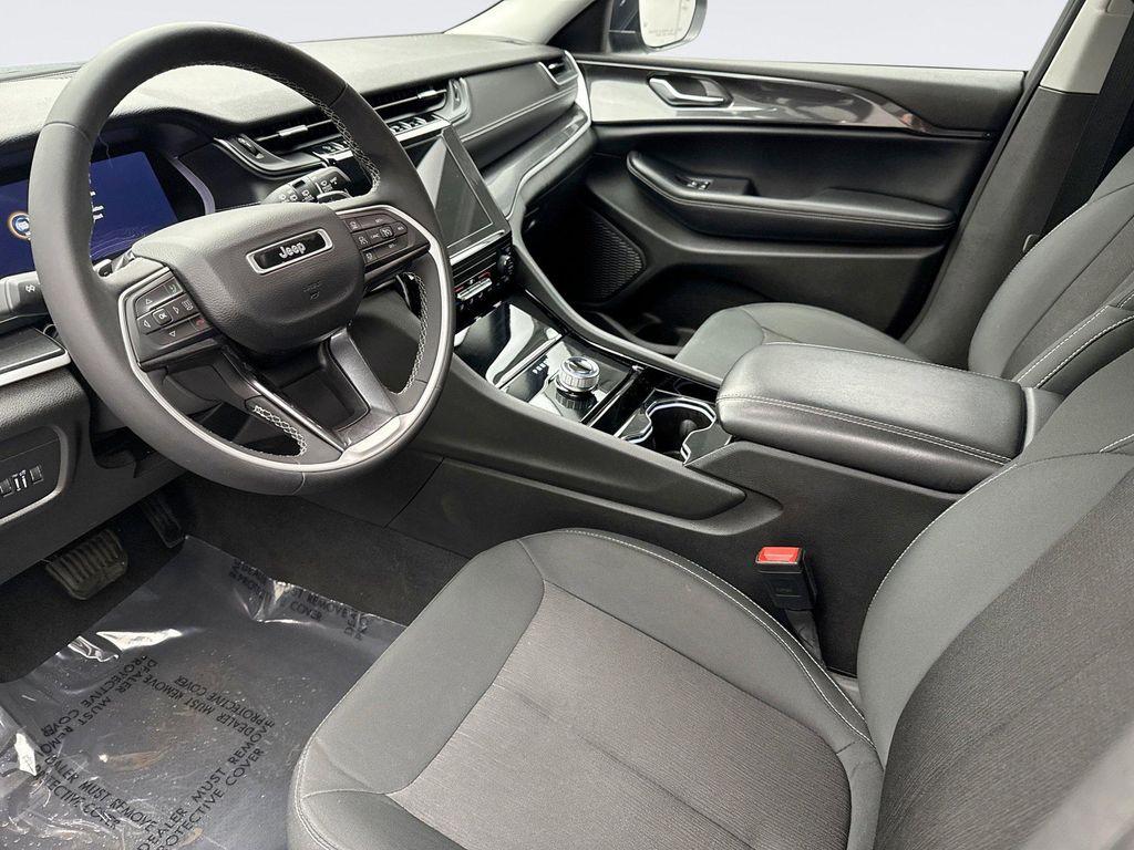 used 2023 Jeep Grand Cherokee car, priced at $27,299