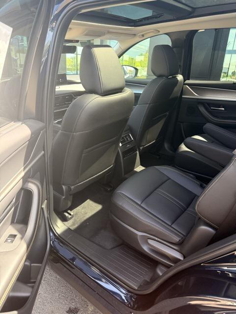 new 2025 Mazda CX-90 car