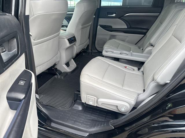 used 2019 Toyota Highlander Hybrid car, priced at $38,990