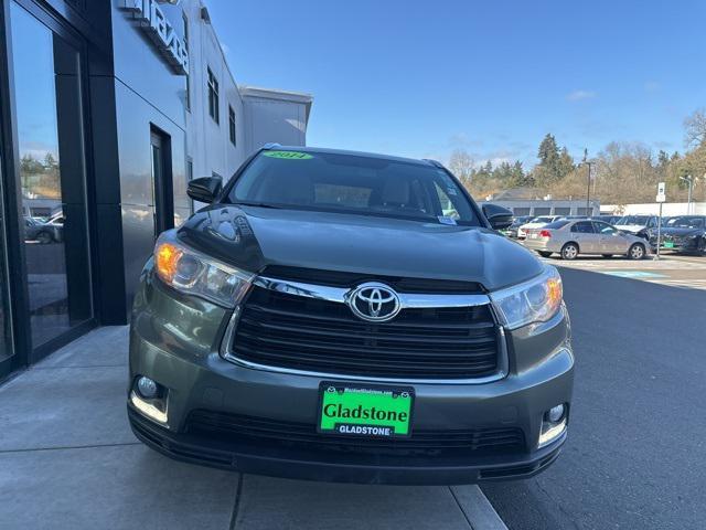 used 2014 Toyota Highlander car, priced at $19,690