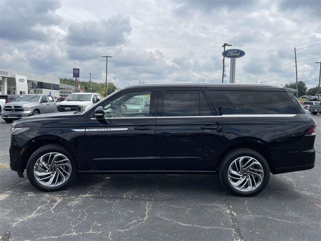 new 2025 Lincoln Navigator car, priced at $98,180