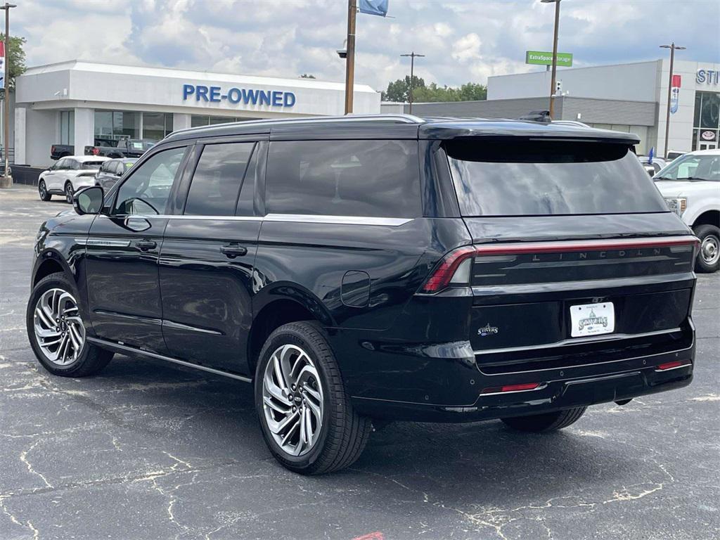 new 2025 Lincoln Navigator car, priced at $98,180