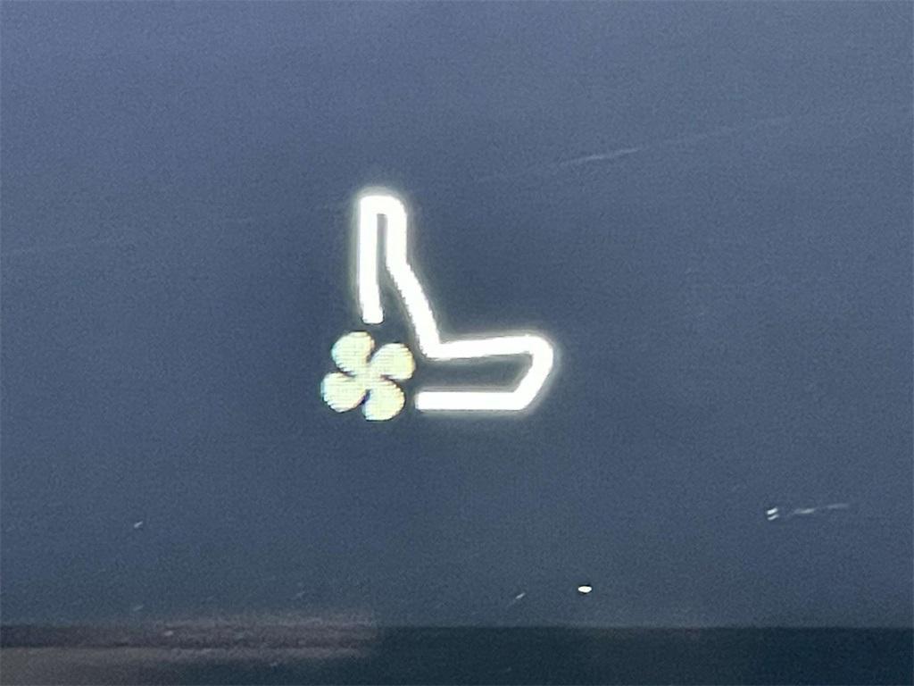 new 2025 Lincoln Navigator car, priced at $98,180