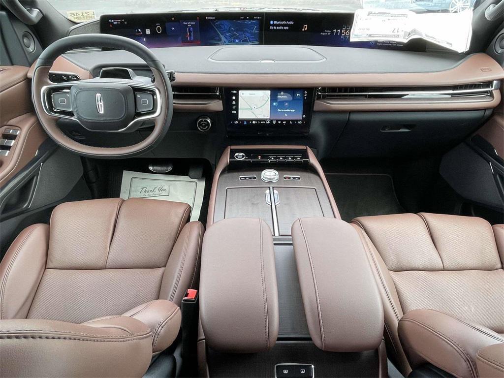 new 2025 Lincoln Navigator car, priced at $98,180