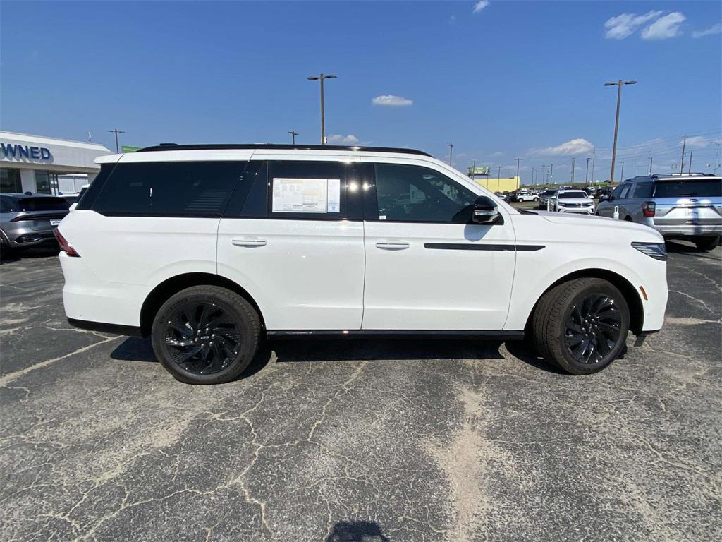 new 2025 Lincoln Navigator car, priced at $105,605