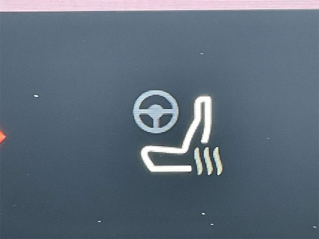 new 2025 Lincoln Navigator car, priced at $104,080