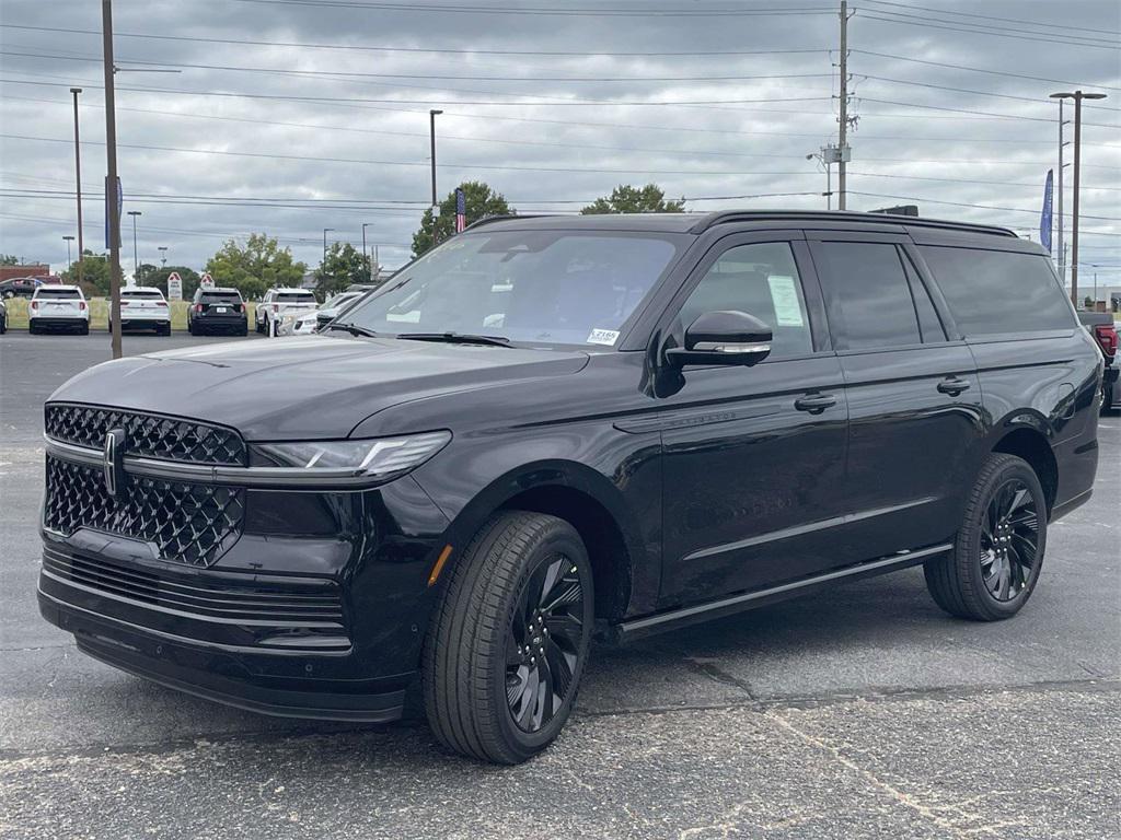 new 2025 Lincoln Navigator car, priced at $104,080