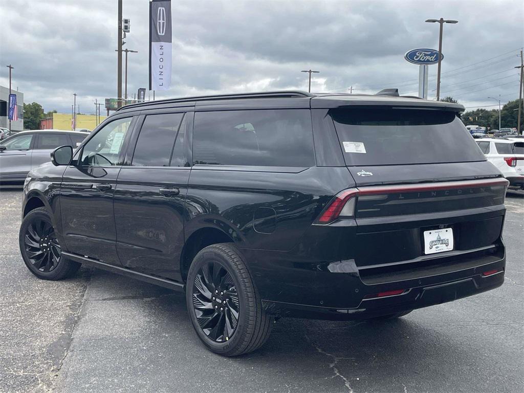 new 2025 Lincoln Navigator car, priced at $104,080