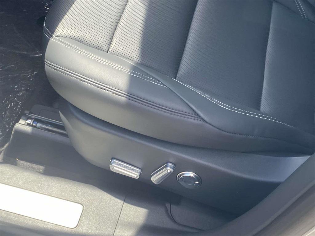 new 2025 Lincoln Nautilus car, priced at $52,499