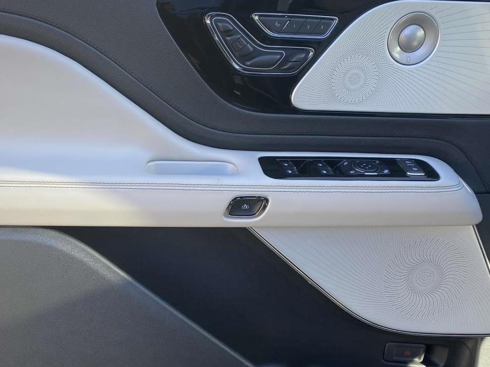 new 2025 Lincoln Aviator car, priced at $65,484