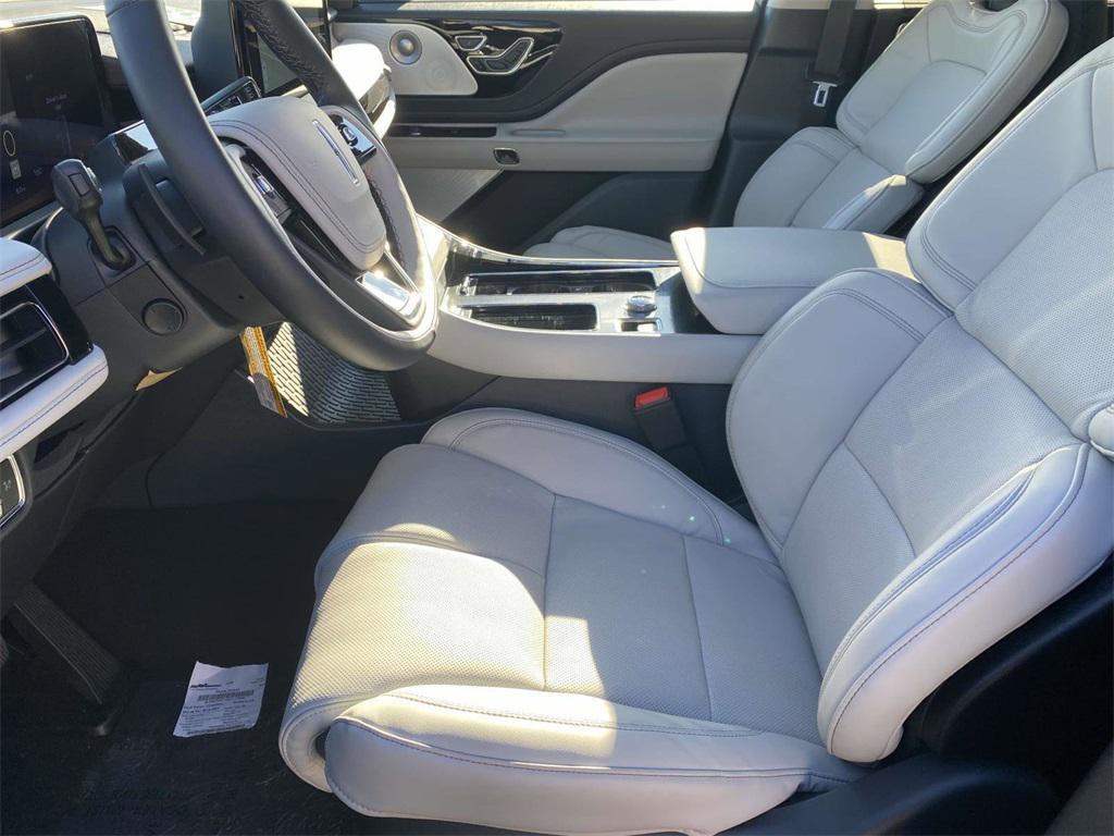 new 2025 Lincoln Aviator car, priced at $65,484