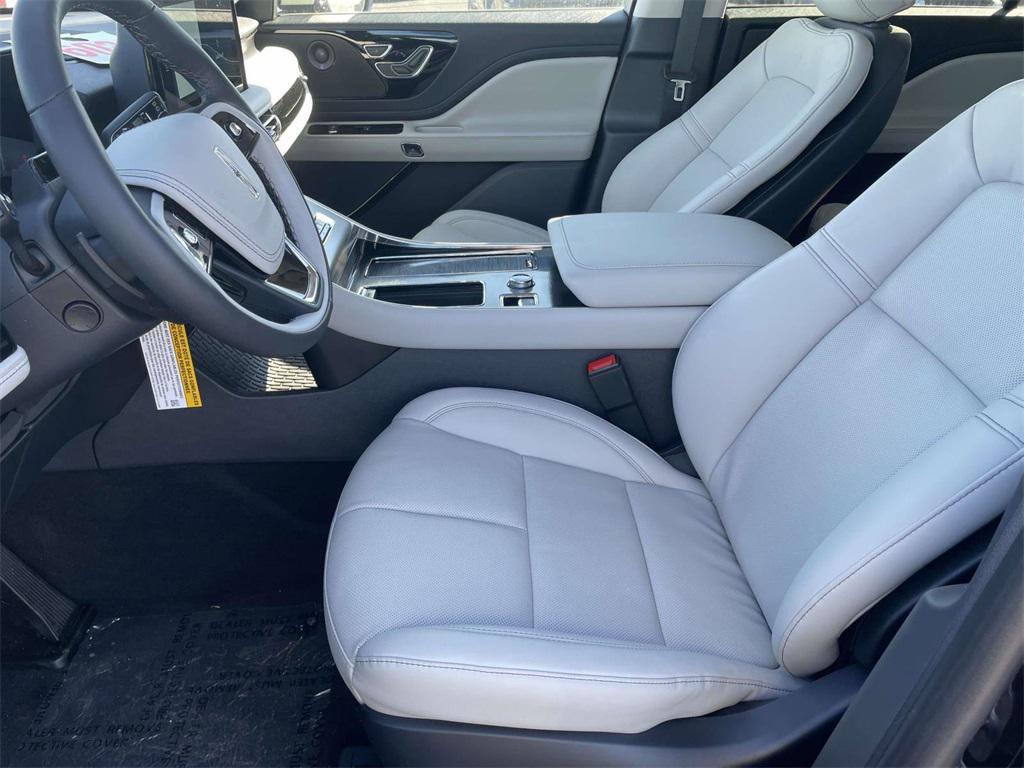 new 2025 Lincoln Aviator car, priced at $53,980