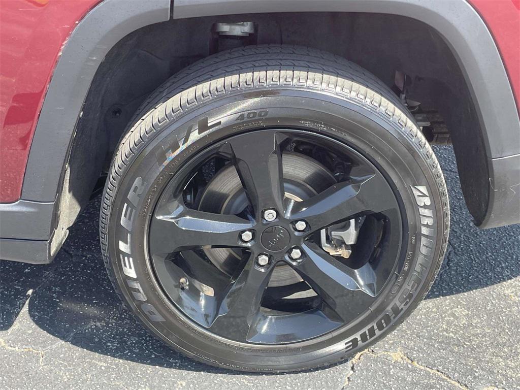 used 2023 Jeep Grand Cherokee L car, priced at $25,997