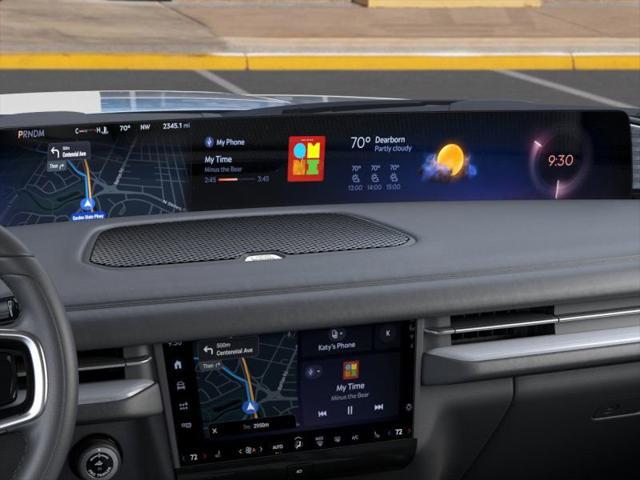 new 2025 Lincoln Navigator car, priced at $109,870