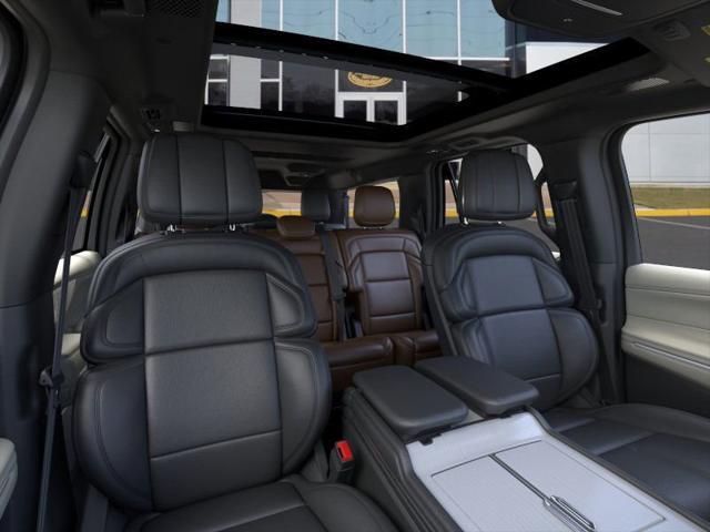new 2025 Lincoln Navigator car, priced at $109,870