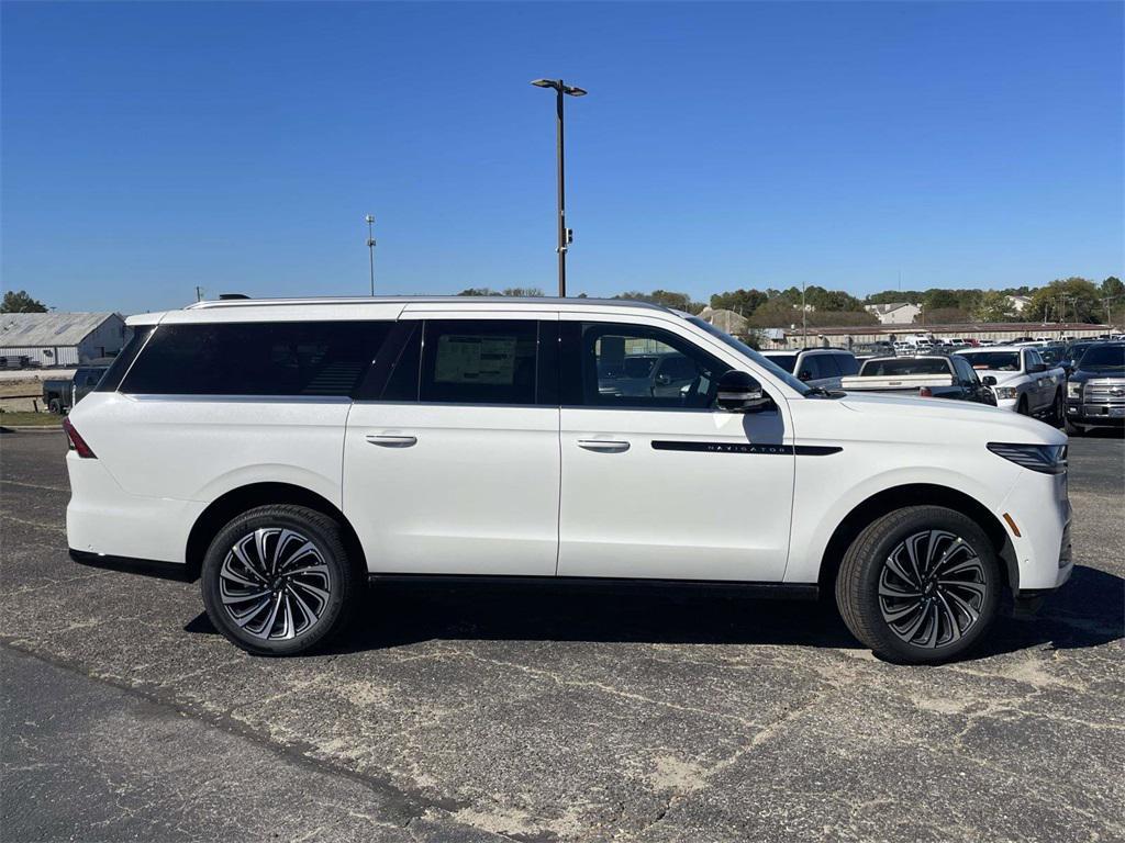 new 2025 Lincoln Navigator car, priced at $120,840