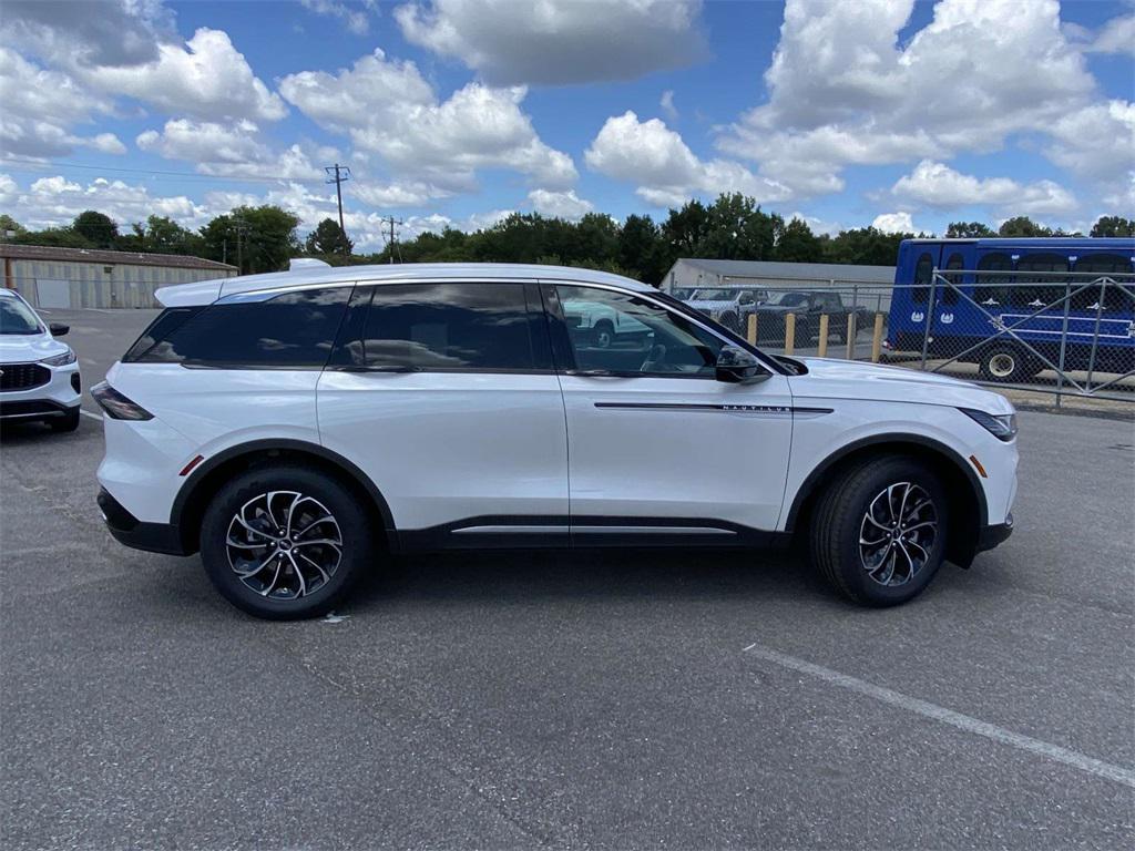 new 2025 Lincoln Nautilus car, priced at $51,619