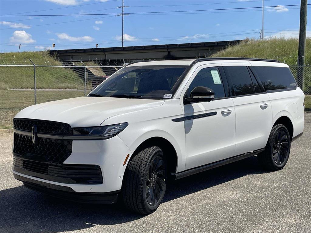 new 2025 Lincoln Navigator car, priced at $104,830