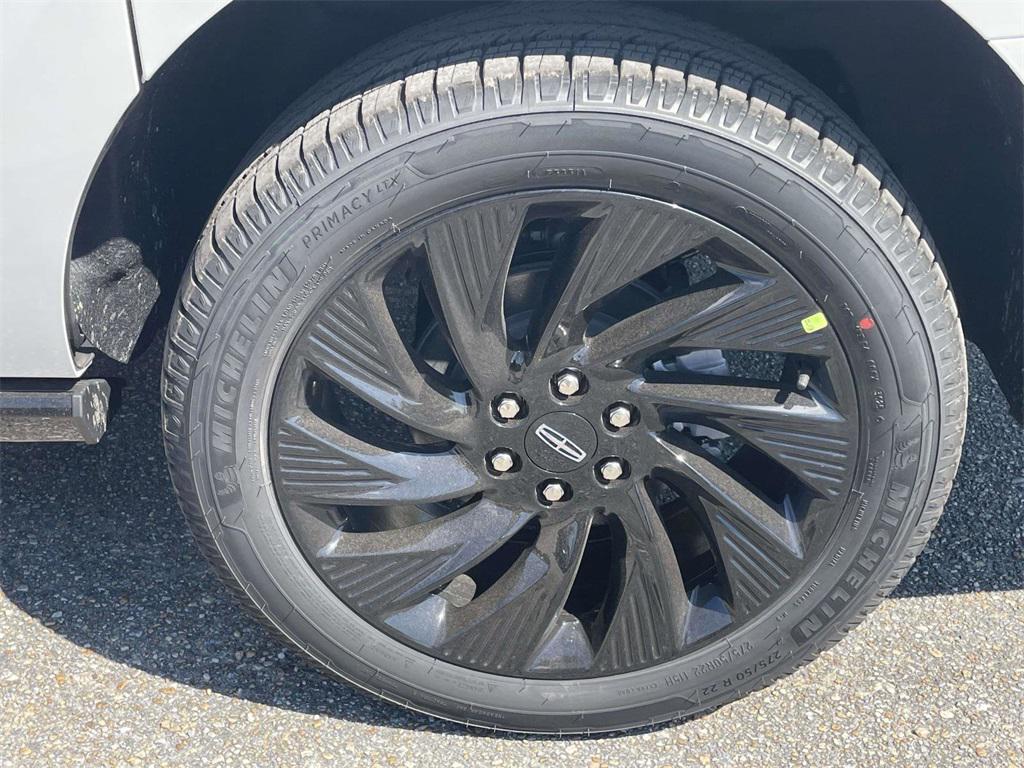 new 2025 Lincoln Navigator car, priced at $104,830