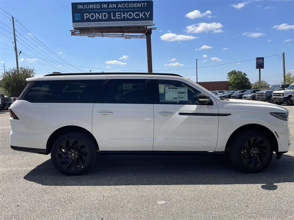 new 2025 Lincoln Navigator car, priced at $104,830
