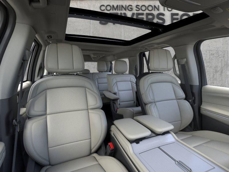 new 2025 Lincoln Navigator car, priced at $102,330