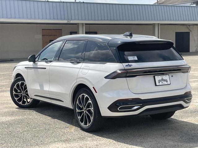 new 2025 Lincoln Nautilus car, priced at $62,451