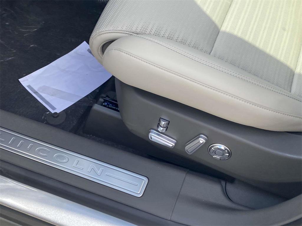 new 2025 Lincoln Nautilus car, priced at $65,051