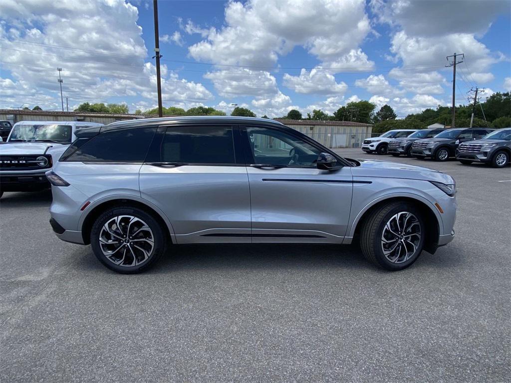 new 2025 Lincoln Nautilus car, priced at $65,051